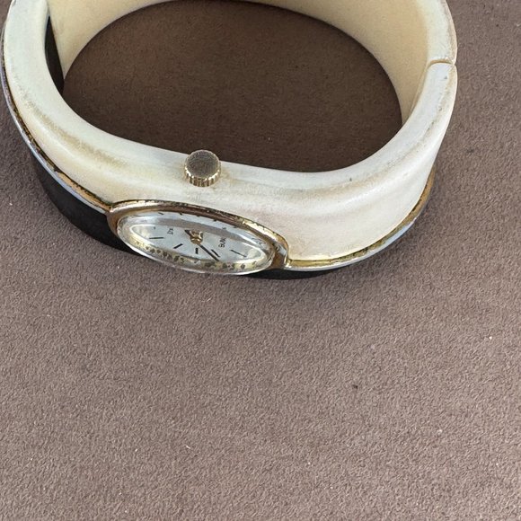 Vintage Rare Find Christian Dior watch by Bulova with Bakelite Bracelet working - Picture 8 of 10